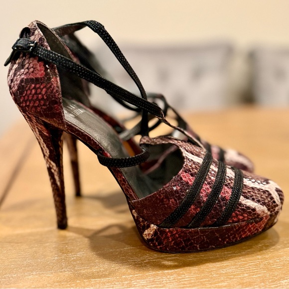 Stuart Weitzman Shoes - Stuart Weitzman Heritage Vino Serpentex‎ Platform Snakeskin Print Heel Sz 7.5